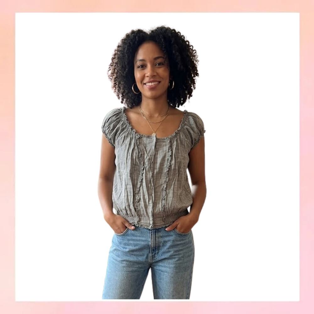 Max Edition Grey Chambray Ruffle Boho Blouse Smocked Waist Top Size M